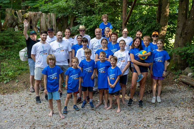 Udeleženci projekta na skupni fotografiji